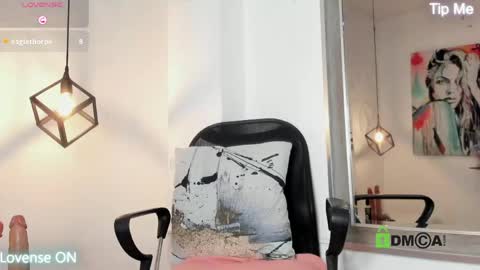 Snapshot of caroline_daring chatting on 04-25-26, 01:41 caroline daring online show from 04-25-26, 01:41