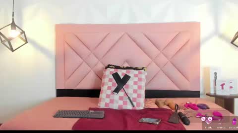 caroline daring online show from 06-10-26, 01:54