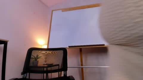  Caroline  online show from 04-20-26, 10:29