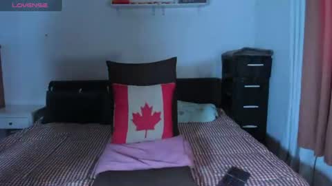 Snapshot of caroline_east chatting on 07-08-26, 02:16 caroline_east online show from 07-08-26, 02:16