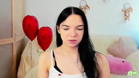 Snapshot of caroline_hey chatting on 02-18-26, 08:21 Mary and Carol online show from 02-18-26, 08:21