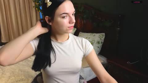 Snapshot of caroline_hey chatting on 03-04-26, 09:37 Mary and Carol online show from 03-04-26, 09:37