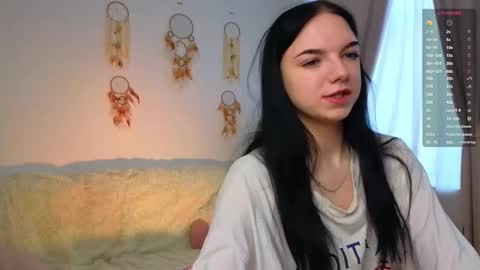 Snapshot of caroline_hey chatting on 03-08-26, 10:30 Mary and Carol online show from 03-08-26, 10:30