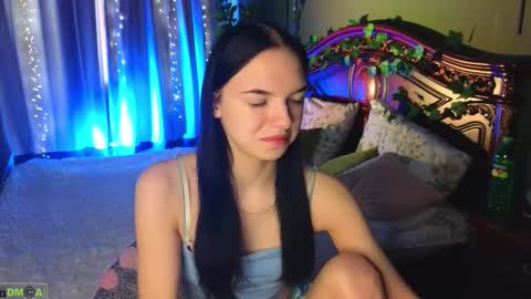 Snapshot of caroline_hey chatting on 03-10-26, 11:15 Mary and Carol online show from 03-10-26, 11:15