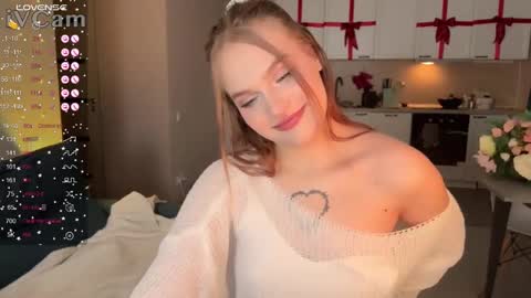 Snapshot of caroline_kiparis chatting on 02-09-25, 12:28 Caro online show from 02-09-25, 12:28
