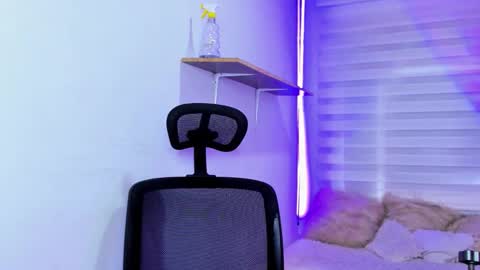 caroline_rodriguez_9 online show from 01-08-26, 06:54