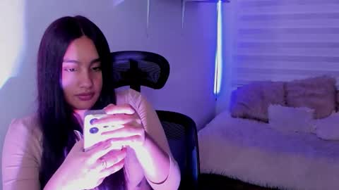 caroline_rodriguez_9 online show from 01-15-26, 08:23