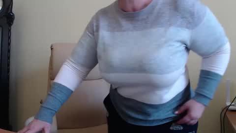 Snapshot of carolinedream_ chatting on 02-05-25, 11:23 CarolineDream  online show from 02-05-25, 11:23