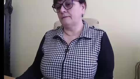 Snapshot of carolinedream_ chatting on 02-21-25, 06:29 CarolineDream  online show from 02-21-25, 06:29