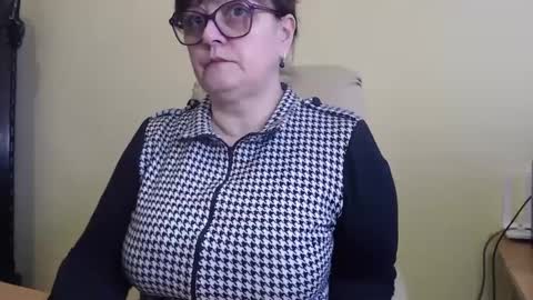 Snapshot of carolinedream_ chatting on 03-11-25, 06:32 CarolineDream  online show from 03-11-25, 06:32