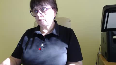 Snapshot of carolinedream_ chatting on 09-24-25, 06:17 CarolineDream  online show from 09-24-25, 06:17