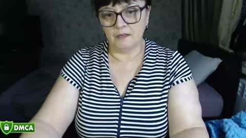 Snapshot of carolinedream_ chatting on 10-27-25, 06:45 CarolineDream  online show from 10-27-25, 06:45