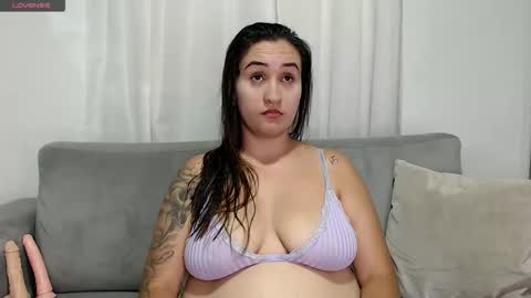 Caroline  online show from 11-18-25, 06:01