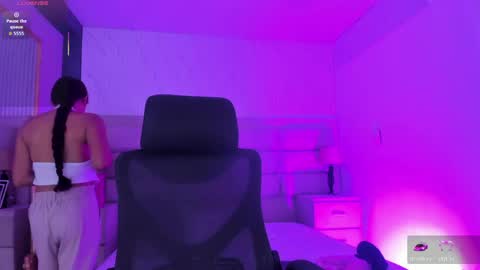 Caroline online show from 04-24-26, 12:40