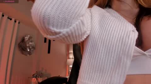 Caro online show from 11-23-25, 11:21