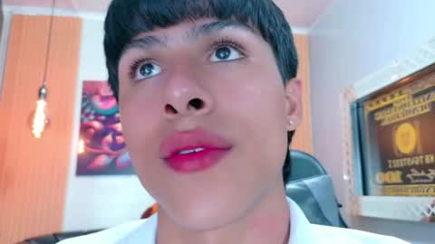 Snapshot of carolinejesh chatting on 03-10-26, 08:25 carolinejesh online show from 03-10-26, 08:25