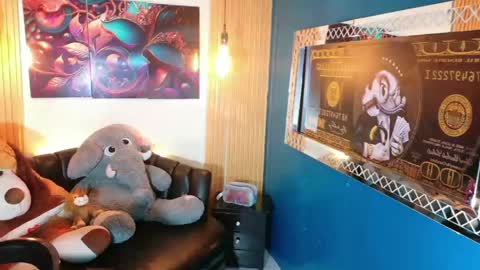 Snapshot of carolinejesh chatting on 05-27-26, 05:10 carolinejesh online show from 05-27-26, 05:10