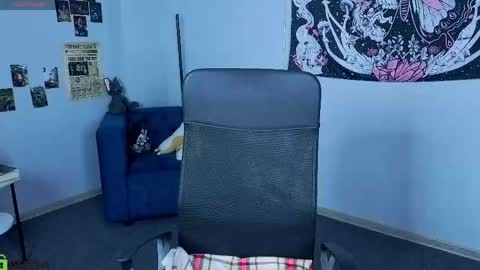 Snapshot of carolinerichter chatting on 05-17-26, 10:55 CarolineRichter online show from 05-17-26, 10:55