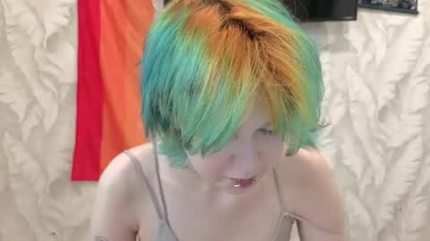 Snapshot of carolinerichter chatting on 06-10-26, 12:15 CarolineRichter online show from 06-10-26, 12:15