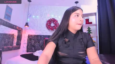 Snapshot of carolinescoth_dl chatting on 12-07-24, 05:31 Caroline Scoth online show from 12-07-24, 05:31