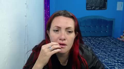 Carolinhe  online show from 02-08-26, 05:22