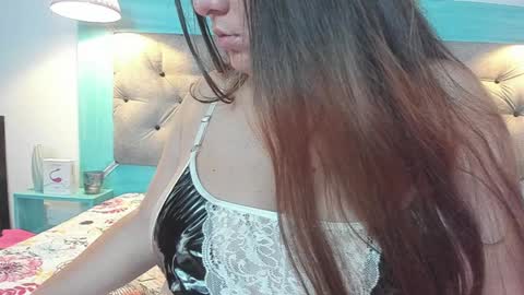 Snapshot of carolinne_89 chatting on 01-02-25, 02:02 caro online show from 01-02-25, 02:02