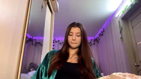 Snapshot of carolynexford chatting on 12-04-25, 10:02 Emma online show from 12-04-25, 10:02