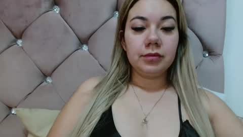 caroo0615 online show from 10-28-25, 04:20