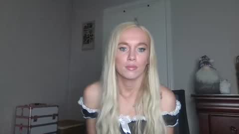 Snapshot of caseygirl6879 chatting on 11-05-25, 11:49 Casey Lakes online show from 11-05-25, 11:49