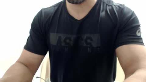Snapshot of cashmastermuscle77 chatting on 07-10-26, 10:51 cashmastermuscle77 online show from 07-10-26, 10:51
