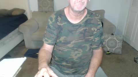 Snapshot of casinocam chatting on 02-17-25, 08:30 CasinoCam online show from 02-17-25, 08:30