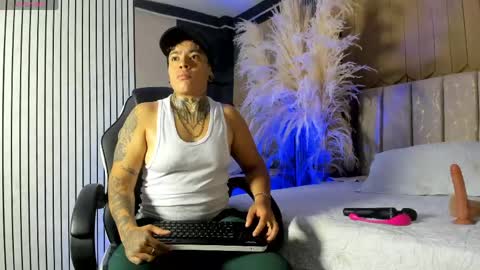 Snapshot of caspermilers chatting on 05-12-26, 12:13 Casper online show from 05-12-26, 12:13