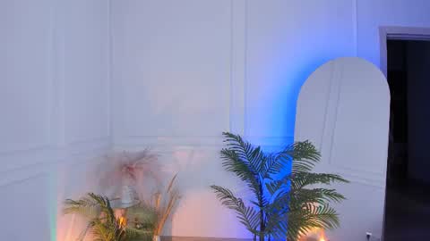 Hello my name is Cassie and my friend Nilo is also here online show from 06-26-26, 06:51