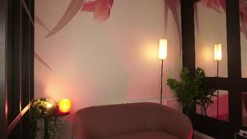 Hello my name is Cassie and my friend Nilo is also here online show from 07-23-26, 06:28