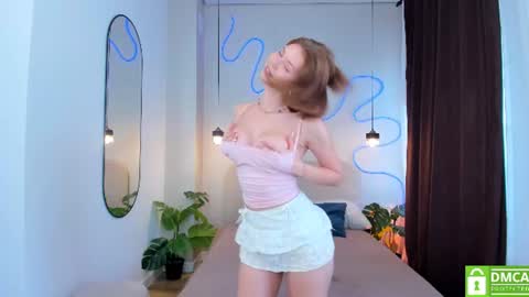 Hello my name is Cassie and my friend Nilo is also here online show from 07-31-26, 07:52
