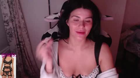 Snapshot of cassiealvarez chatting on 09-24-25, 04:05 cassiealvarez online show from 09-24-25, 04:05