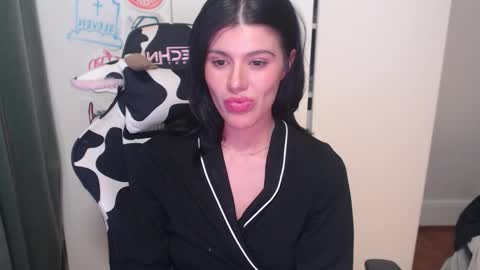 Snapshot of cassiealvarez chatting on 10-19-25, 02:45 cassiealvarez online show from 10-19-25, 02:45