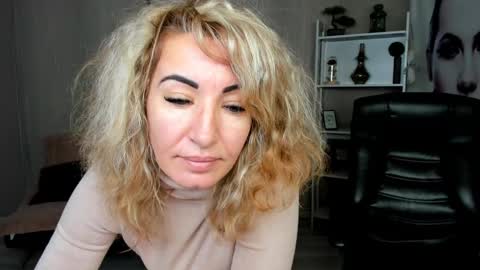 CassieJonas online show from 01-10-25, 09:23