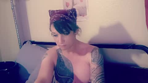 Cassiemichelle online show from 04-16-26, 07:53