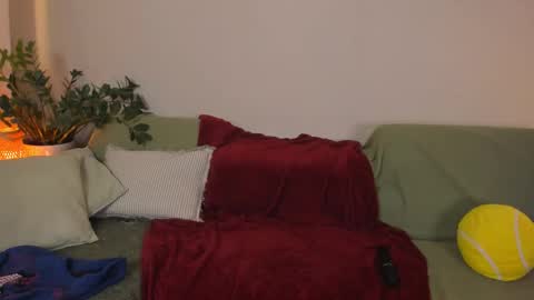  cassandra  online show from 02-16-26, 12:51