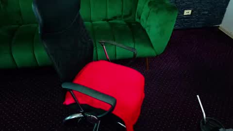 Snapshot of cassyfoxyy chatting on 07-16-26, 04:40 Cassy online show from 07-16-26, 04:40