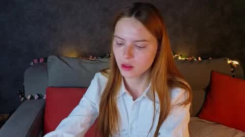 Snapshot of casta_grand chatting on 12-18-25, 01:33 Diana online show from 12-18-25, 01:33