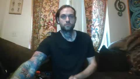 Snapshot of casualfrank chatting on 11-17-25, 08:47 CasualFun online show from 11-17-25, 08:47