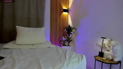 Snapshot of cat_sweet1 chatting on 12-05-25, 06:00 Cat Soy modelo independiente online show from 12-05-25, 06:00