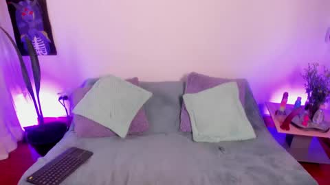 Cata green model independient online show from 04-23-26, 07:38