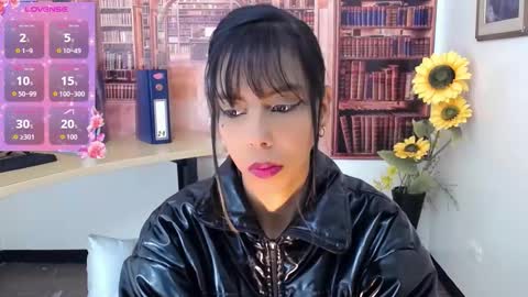 Queen Catalella online show from 10-12-25, 03:05