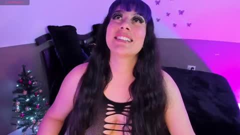 Snapshot of cataleya_blare chatting on 11-25-25, 03:28 LUU online show from 11-25-25, 03:28