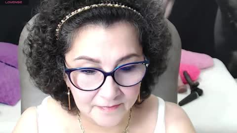 Snapshot of cataleya_mom_ chatting on 03-02-25, 12:20 cataleya online show from 03-02-25, 12:20