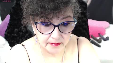Snapshot of cataleya_mom_ chatting on 03-03-25, 03:41 cataleya online show from 03-03-25, 03:41