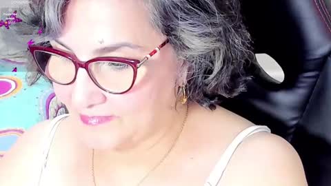Snapshot of cataleya_mom_ chatting on 09-24-25, 03:54 cataleya online show from 09-24-25, 03:54